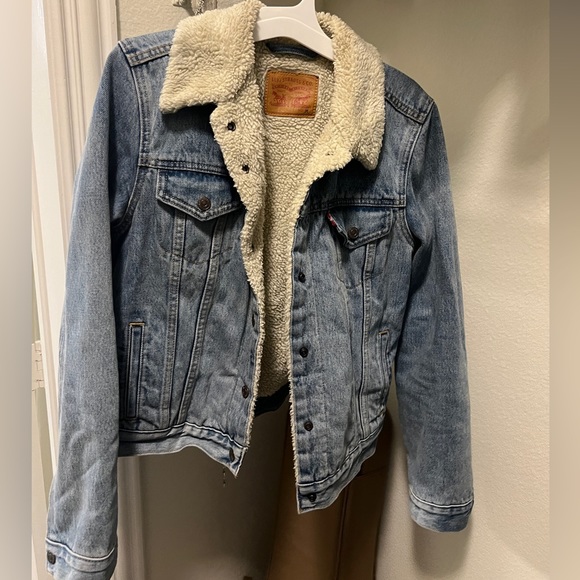 Levi’s trucker jacket - Picture 1 of 2